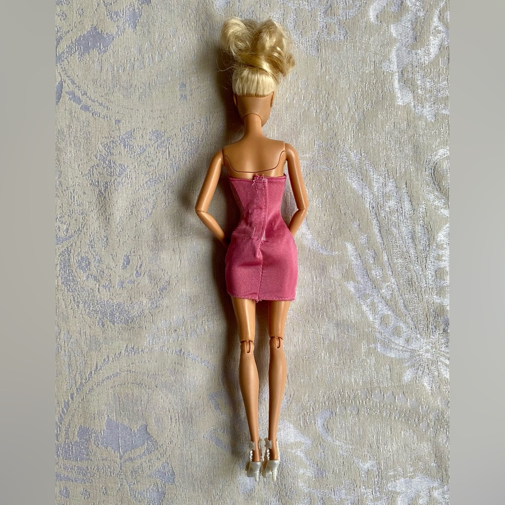 Barbie Fashionistas Swappin’ Styles Glam Doll - Picture 2 of 9